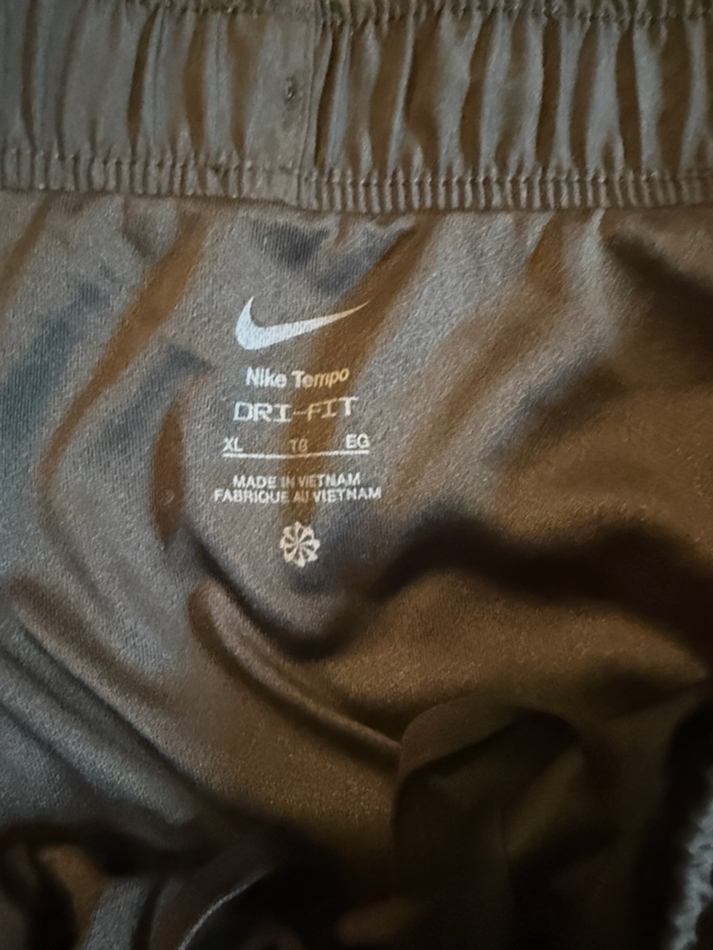 Nike Women’s Black Athletic Shorts with Pink Piping Size XL NWT - Picture 4 of 4